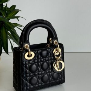 Sac à main élégant au design iconique